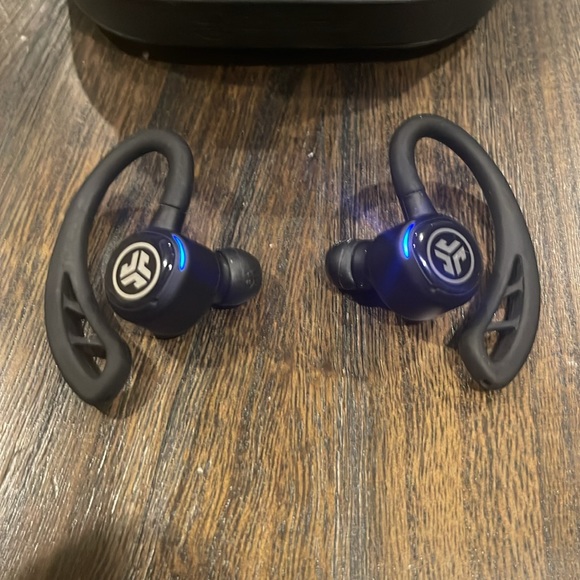 JLAB wireless Bluetooth earbuds - Picture 2 of 5